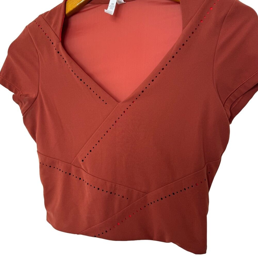Athleta It's a Wrap cropped short‎ sleeve top - Picture 2 of 9